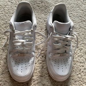 White airforce 1s
